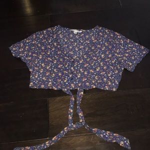 American Eagle Cropped Blouse